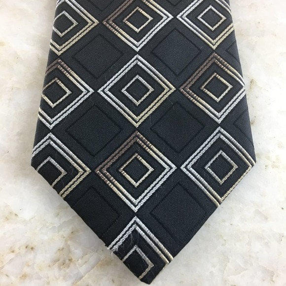 Geoffrey Beene Other - GEOFFREY BEENE SILK TIE